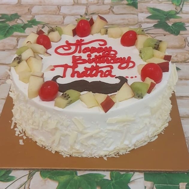 Fresh Fruit Cake(Seasonal Fruits)