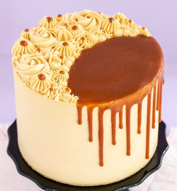 vanilla caramel cake (vanilla base with caramel)